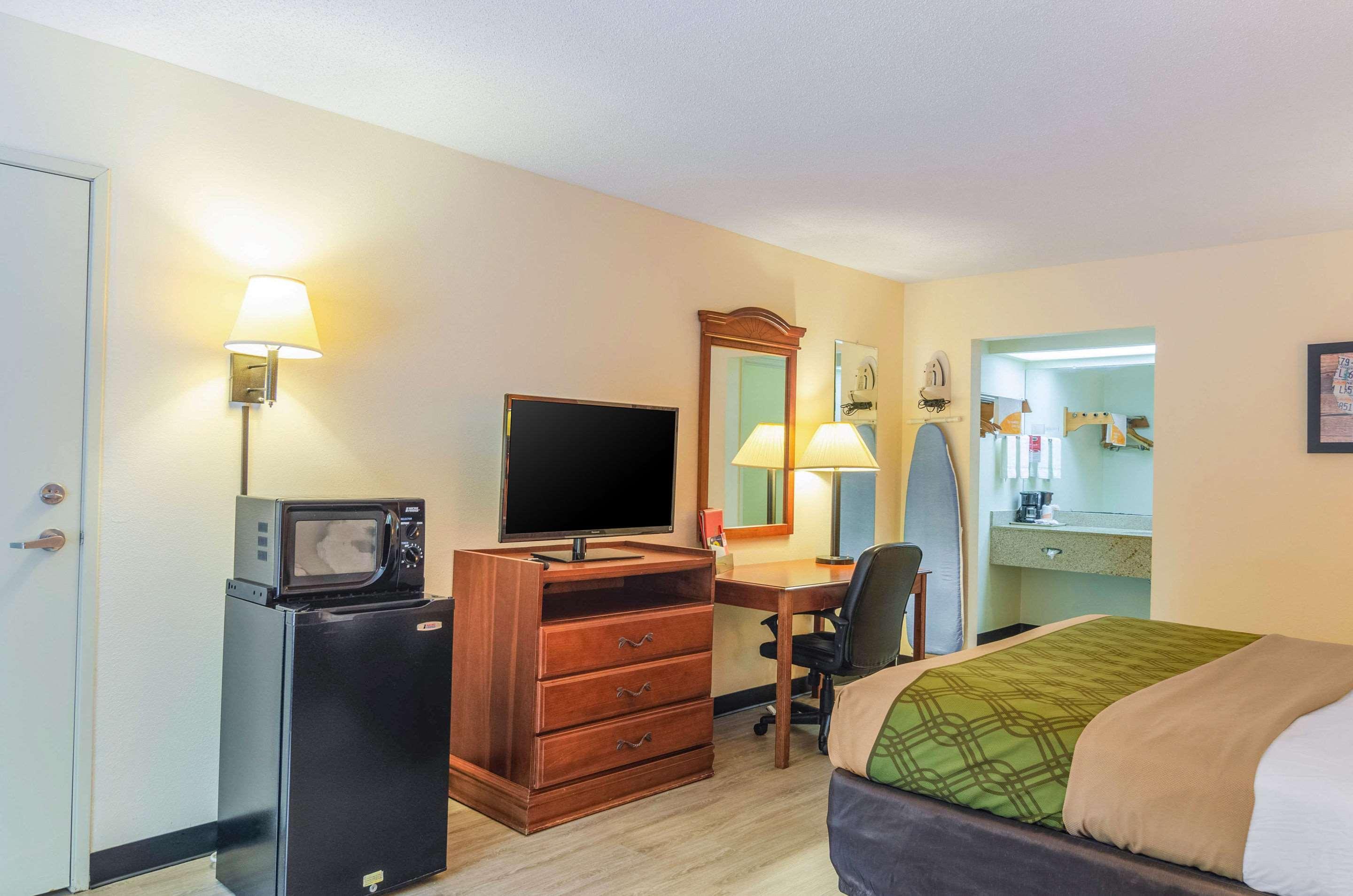 Econo Lodge Inn & Suites Gulfport Εξωτερικό φωτογραφία