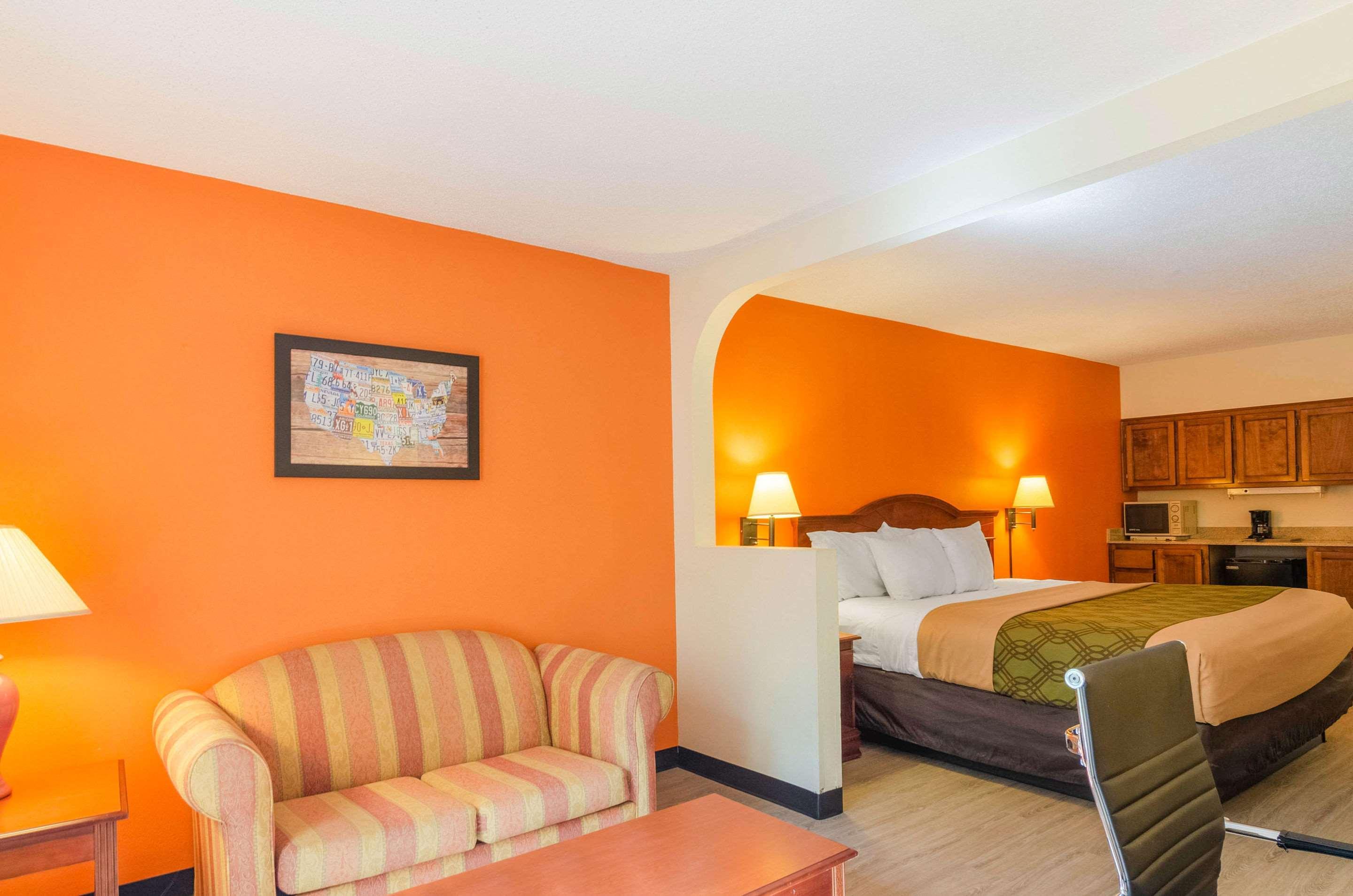 Econo Lodge Inn & Suites Gulfport Εξωτερικό φωτογραφία