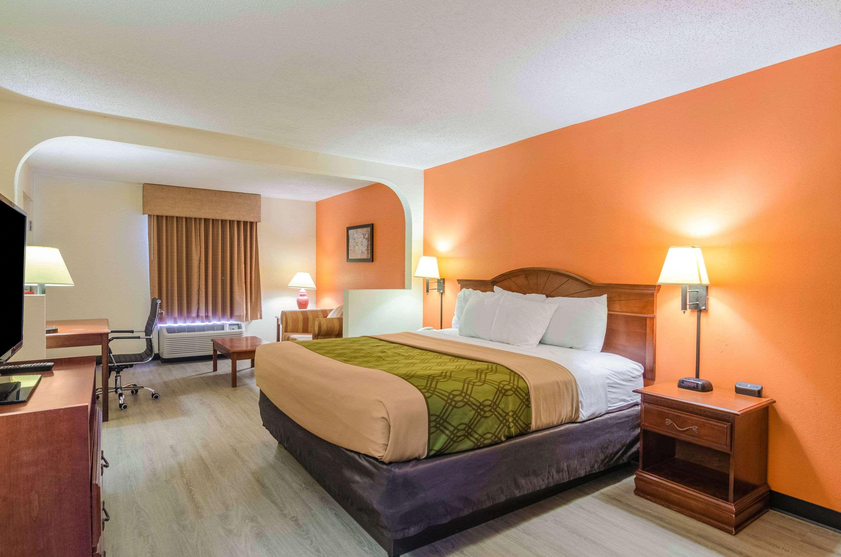 Econo Lodge Inn & Suites Gulfport Εξωτερικό φωτογραφία