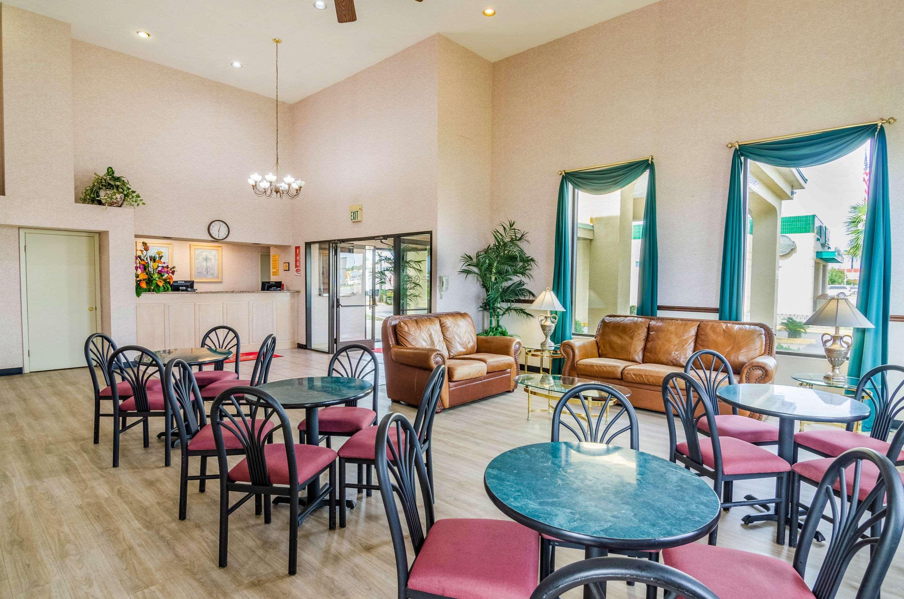 Econo Lodge Inn & Suites Gulfport Εξωτερικό φωτογραφία