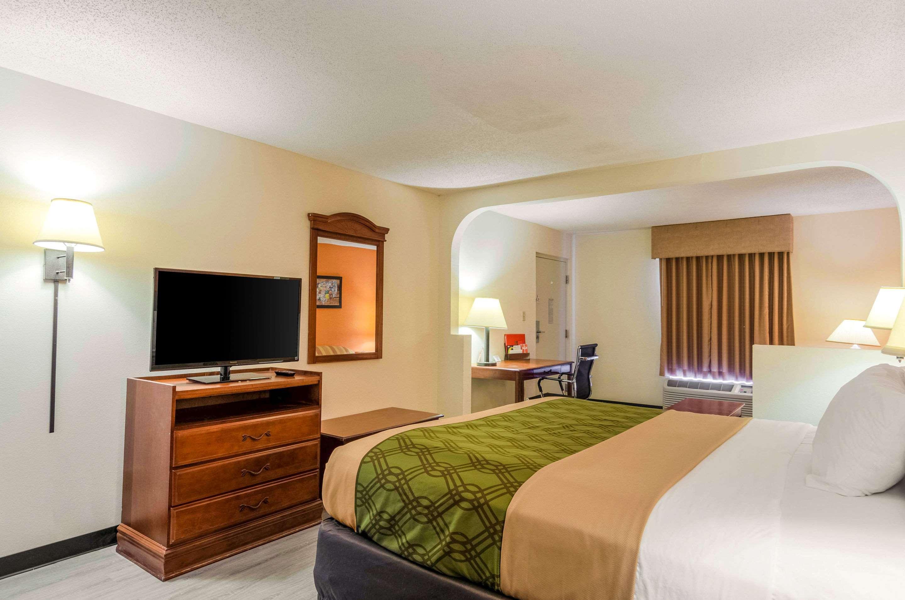 Econo Lodge Inn & Suites Gulfport Εξωτερικό φωτογραφία