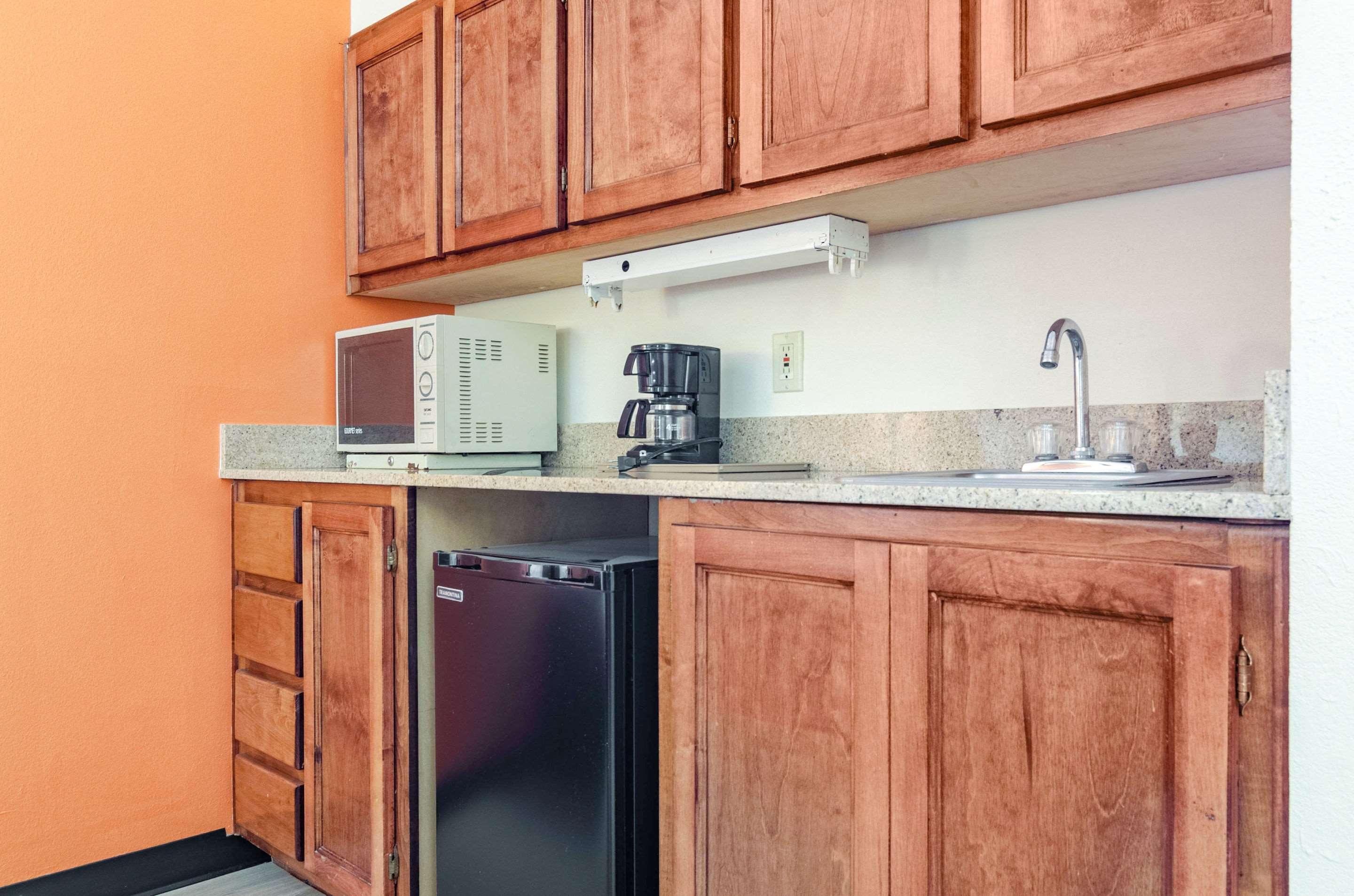 Econo Lodge Inn & Suites Gulfport Εξωτερικό φωτογραφία