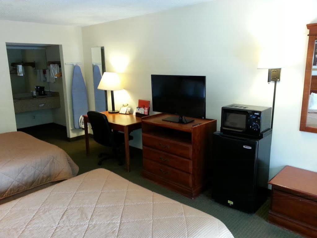 Econo Lodge Inn & Suites Gulfport Εξωτερικό φωτογραφία