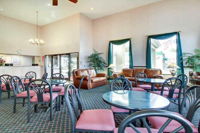 Econo Lodge Inn & Suites Gulfport Εξωτερικό φωτογραφία